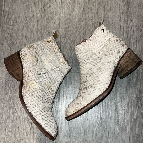 Anthropologie Gioseppo Frontier Ankle Boots - Picture 3 of 10